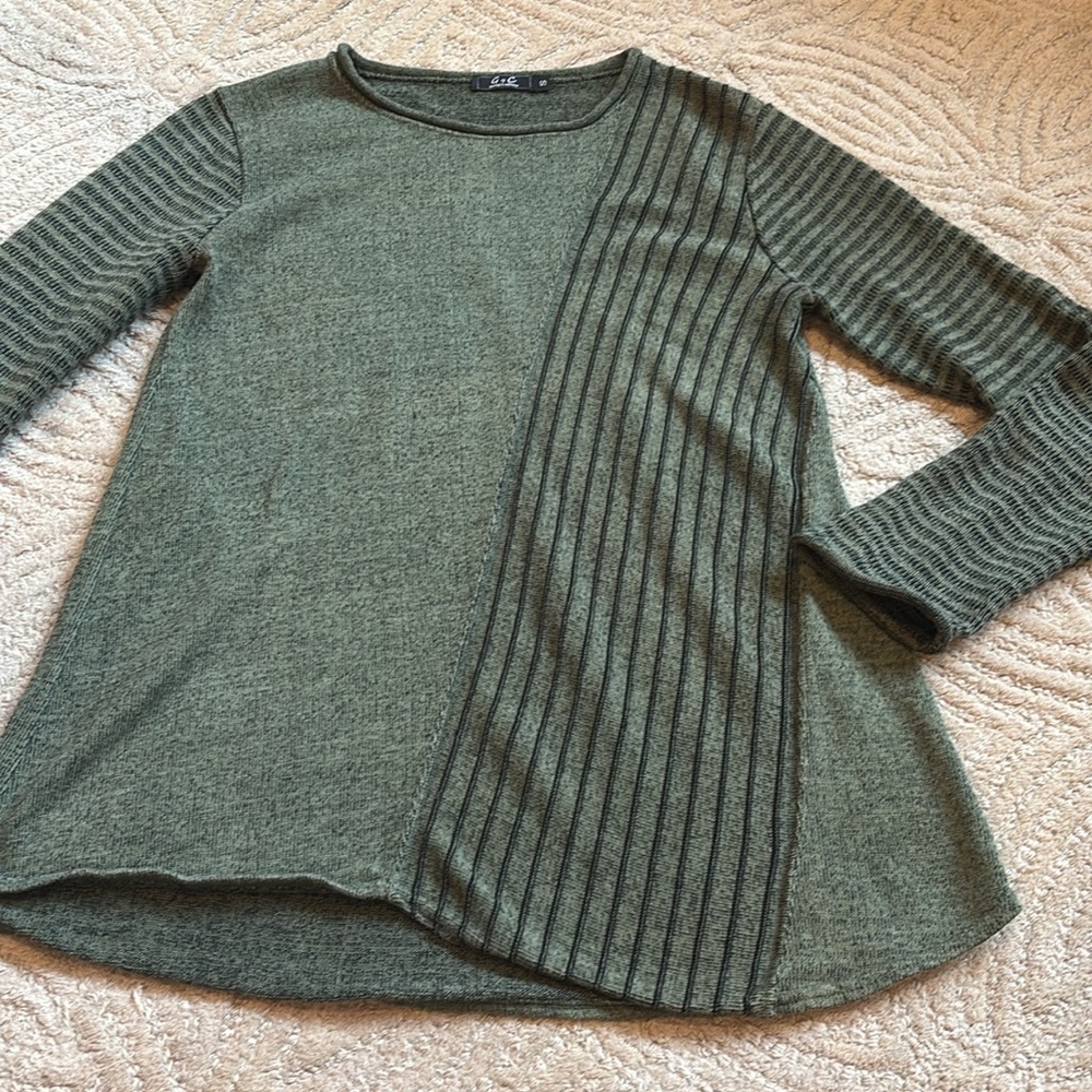 G & C United Knitwear S Green/Black Patchwork Crew Neck Sweater Asymmetrical